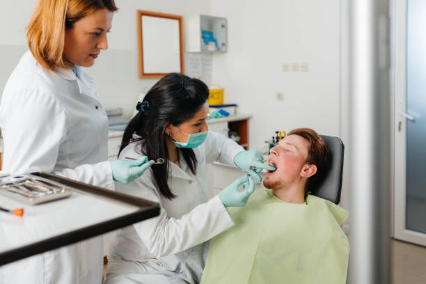 Best Walk-In Emergency Dentist in Lauderdale Lakes, WI